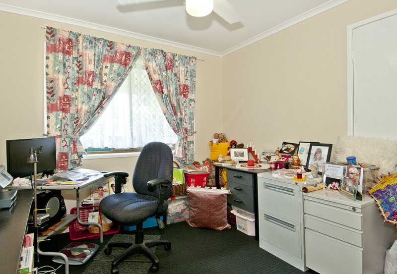 Photo - 11 Cramer Boulevard, Mount Warren Park QLD 4207 - Image 6