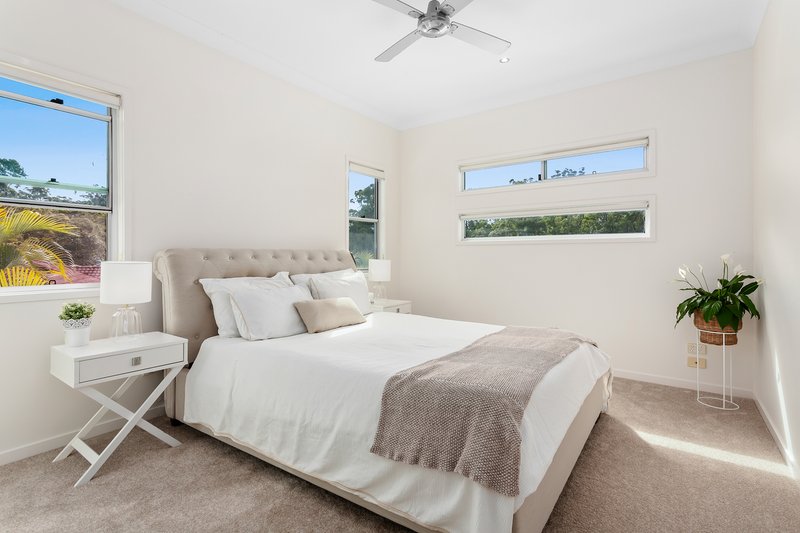 Photo - 11 Crampton Court, Arana Hills QLD 4054 - Image 12