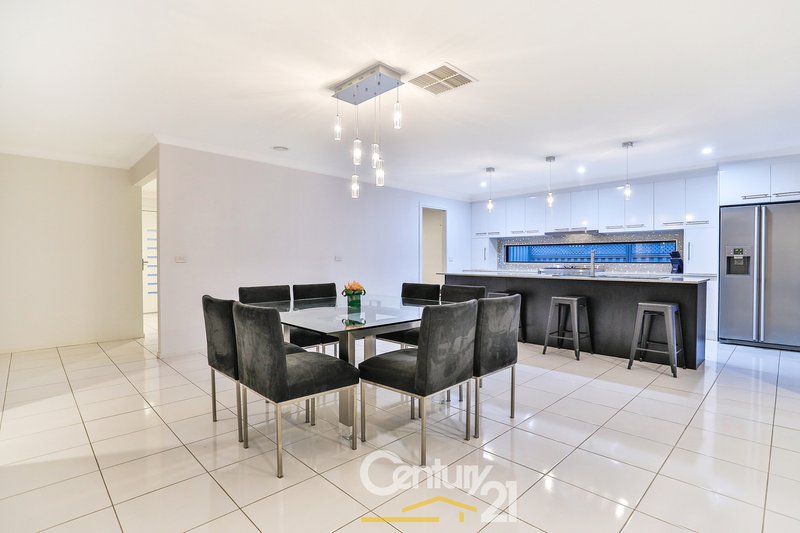 Photo - 11 Creekview Avenue, Pakenham VIC 3810 - Image 7