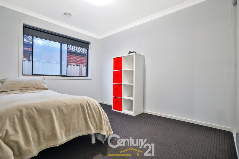 Photo - 11 Creekview Avenue, Pakenham VIC 3810 - Image 16