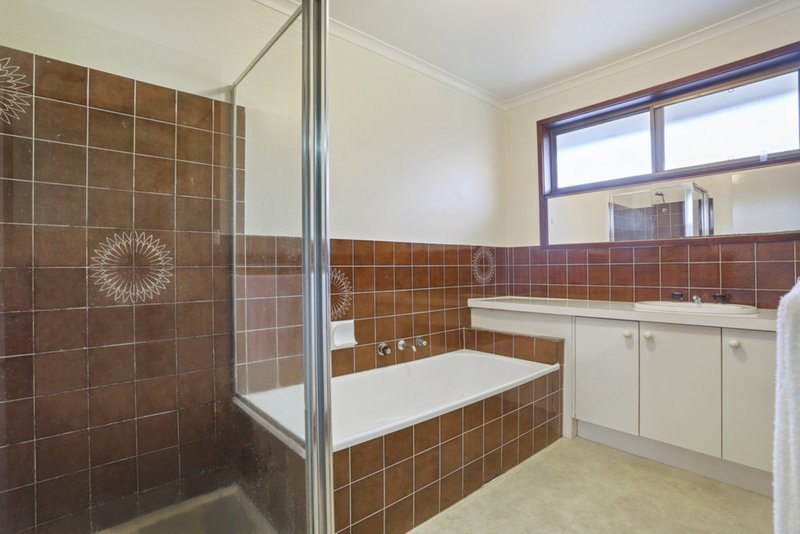 Photo - 1/1 Crescent Street, Noble Park VIC 3174 - Image 6