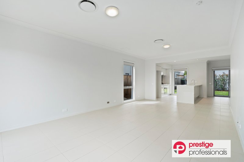 Photo - 11 Cresswick Walk, Moorebank NSW 2170 - Image 2