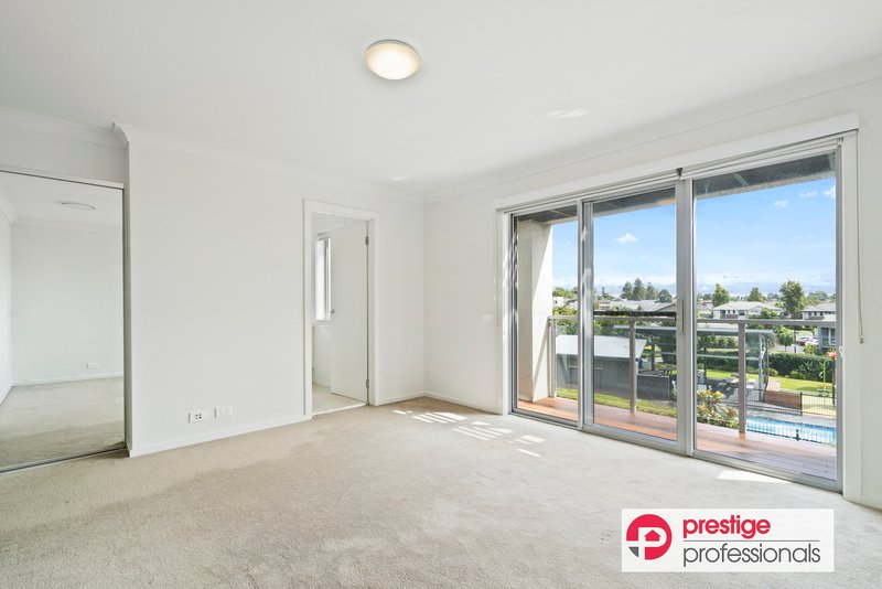 Photo - 11 Cresswick Walk, Moorebank NSW 2170 - Image 5