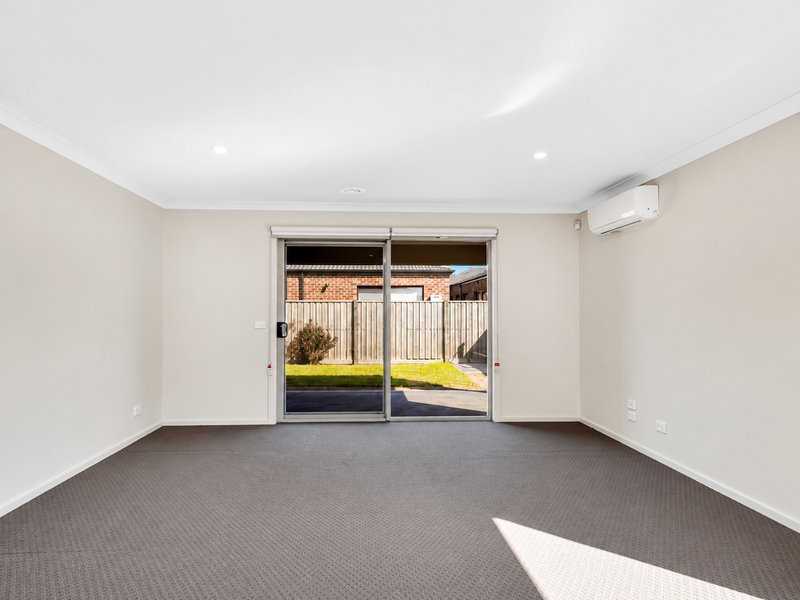 Photo - 11 Crilly Street, Tarneit VIC 3029 - Image 4