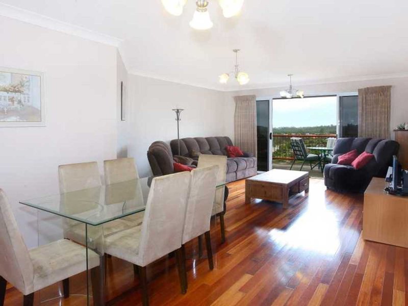 Photo - 11 Crosby Avenue, Pacific Pines QLD 4211 - Image 2