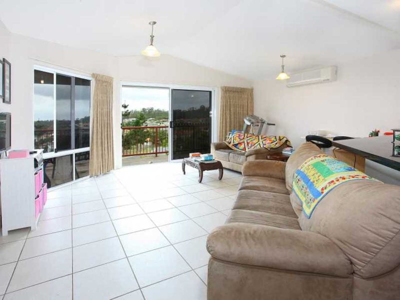 Photo - 11 Crosby Avenue, Pacific Pines QLD 4211 - Image 5