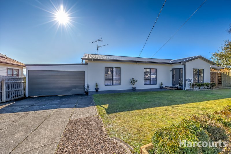 Photo - 11 Cross Street, Newborough VIC 3825 - Image 2