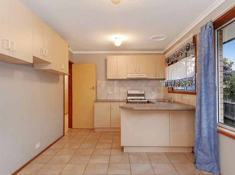 Photo - 11 Crowe Street, Hoppers Crossing VIC 3029 - Image 5