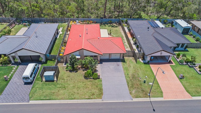 Photo - 11 Crystal Court, Urangan QLD 4655 - Image 23