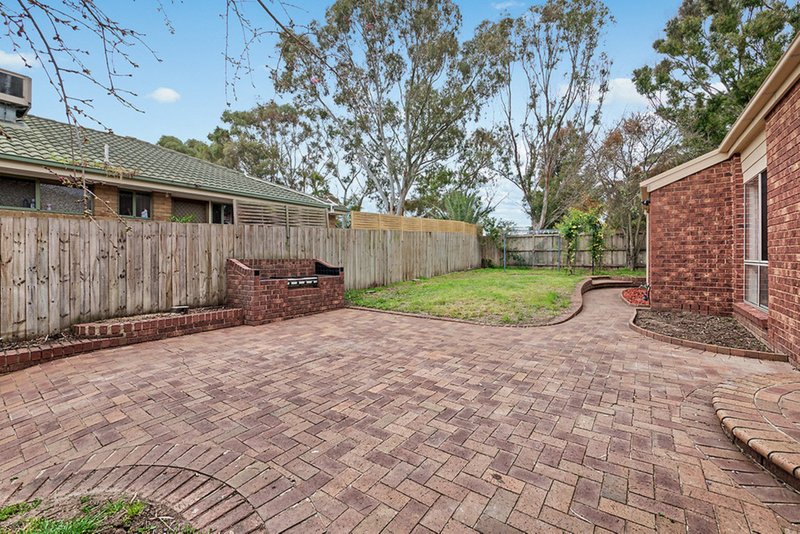 Photo - 11 Culcairn Court, Narre Warren South VIC 3805 - Image 17