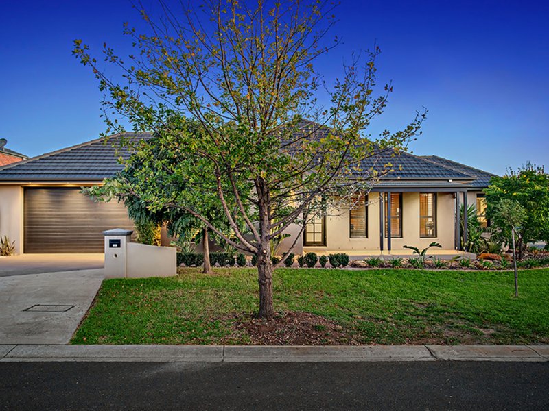 11 Cullen Terrace, Caroline Springs VIC 3023