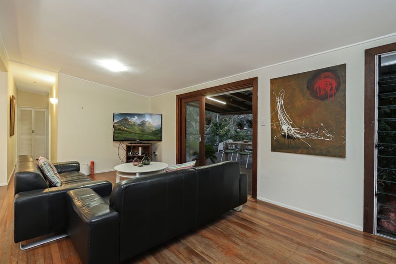 Photo - 11 Culworth Street, Chermside West QLD 4032 - Image 7