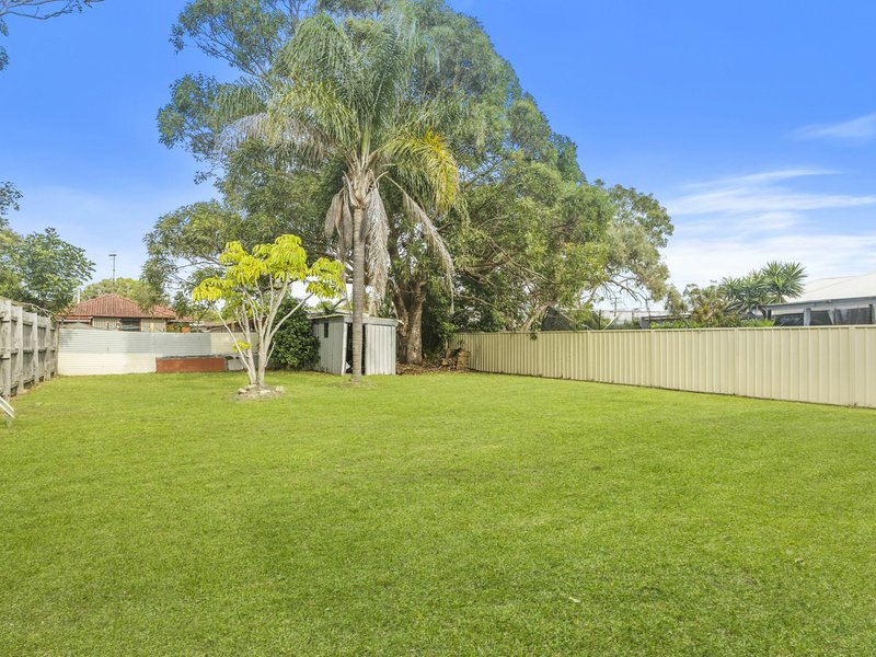 Photo - 11 Cunningham Road, Killarney Vale NSW 2261 - Image 7