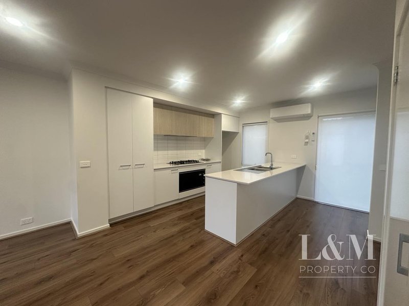 Photo - 11 Curbridge Drive, Donnybrook VIC 3064 - Image 9