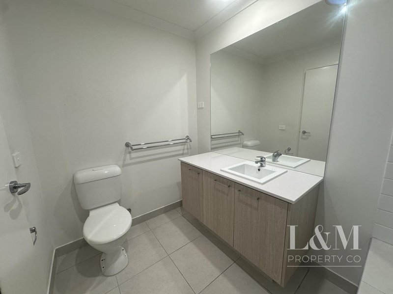 Photo - 11 Curbridge Drive, Donnybrook VIC 3064 - Image 11