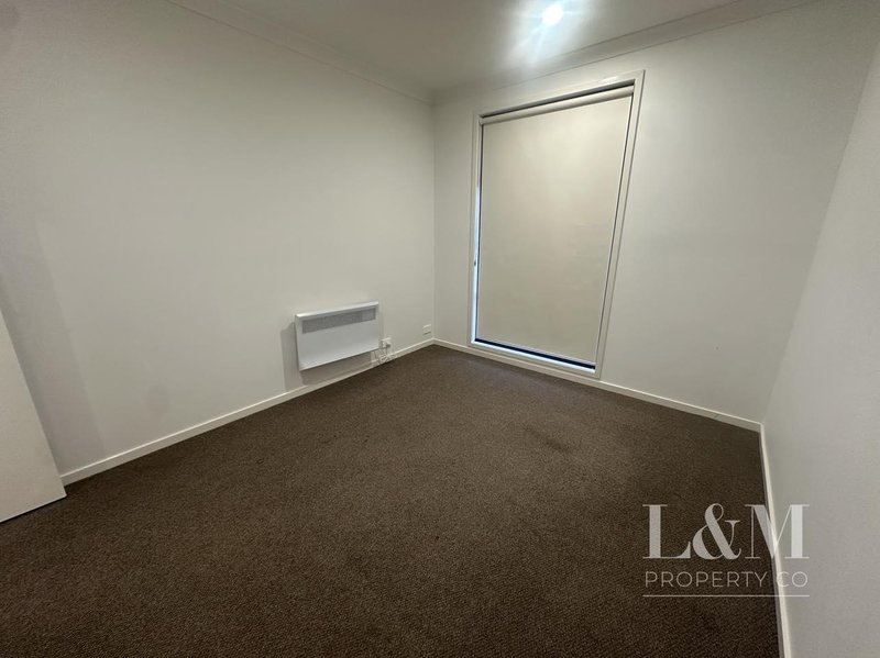 Photo - 11 Curbridge Drive, Donnybrook VIC 3064 - Image 13
