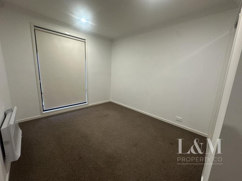 Photo - 11 Curbridge Drive, Donnybrook VIC 3064 - Image 14
