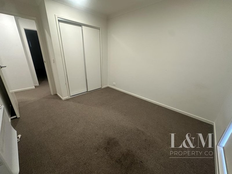 Photo - 11 Curbridge Drive, Donnybrook VIC 3064 - Image 15