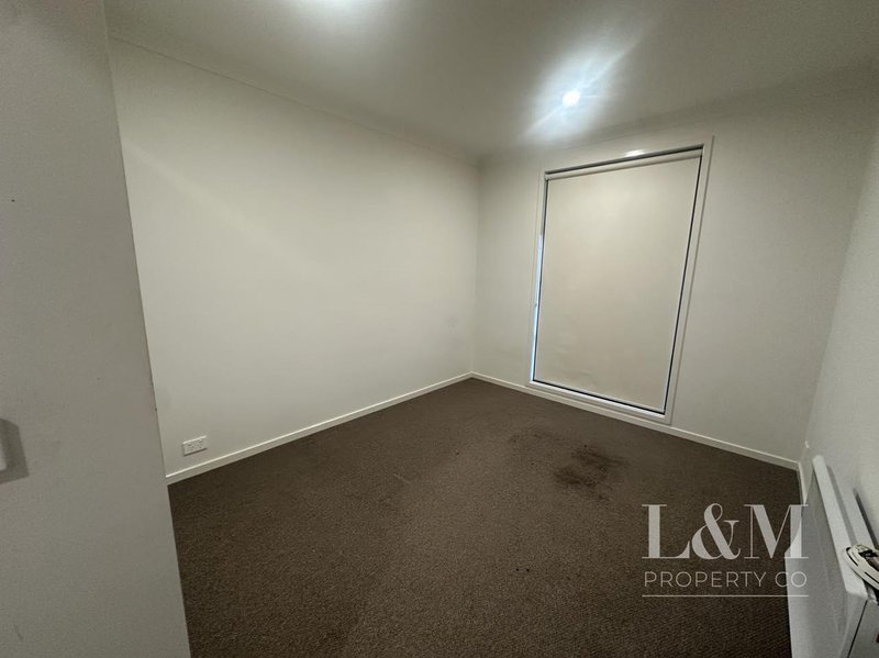 Photo - 11 Curbridge Drive, Donnybrook VIC 3064 - Image 16