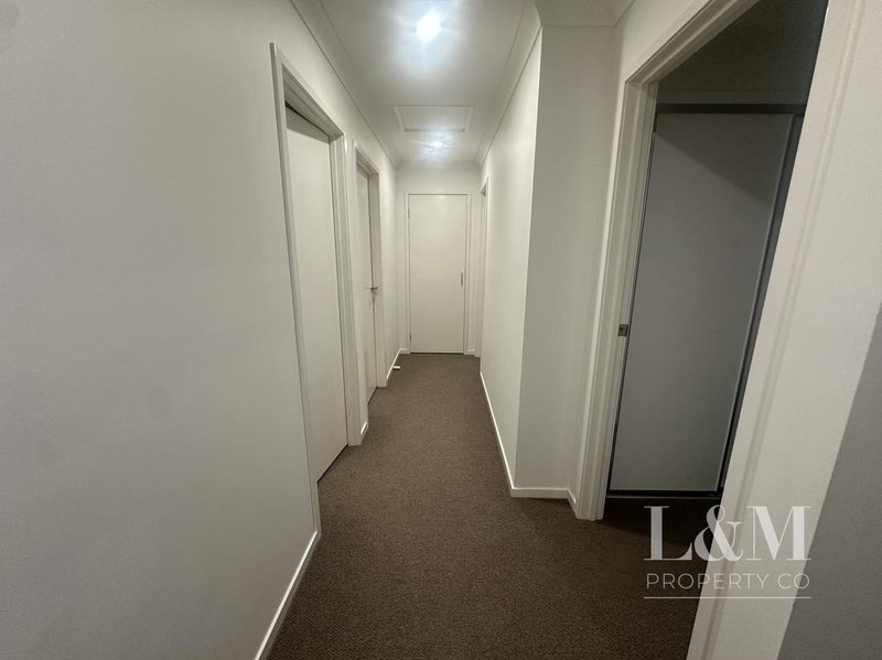 Photo - 11 Curbridge Drive, Donnybrook VIC 3064 - Image 21