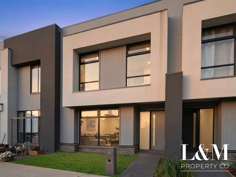 Photo - 11 Curbridge Drive, Donnybrook VIC 3064 - Image 2