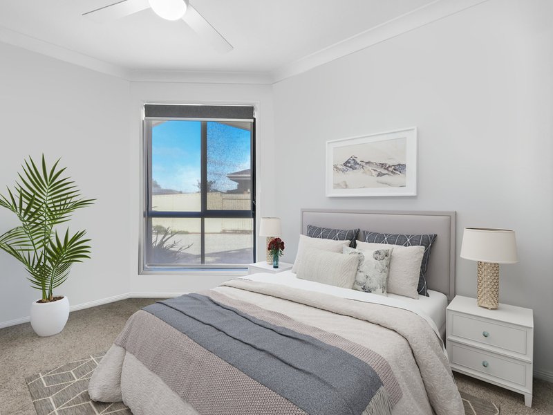 Photo - 11 Curtin Crescent, Morayfield QLD 4506 - Image 13