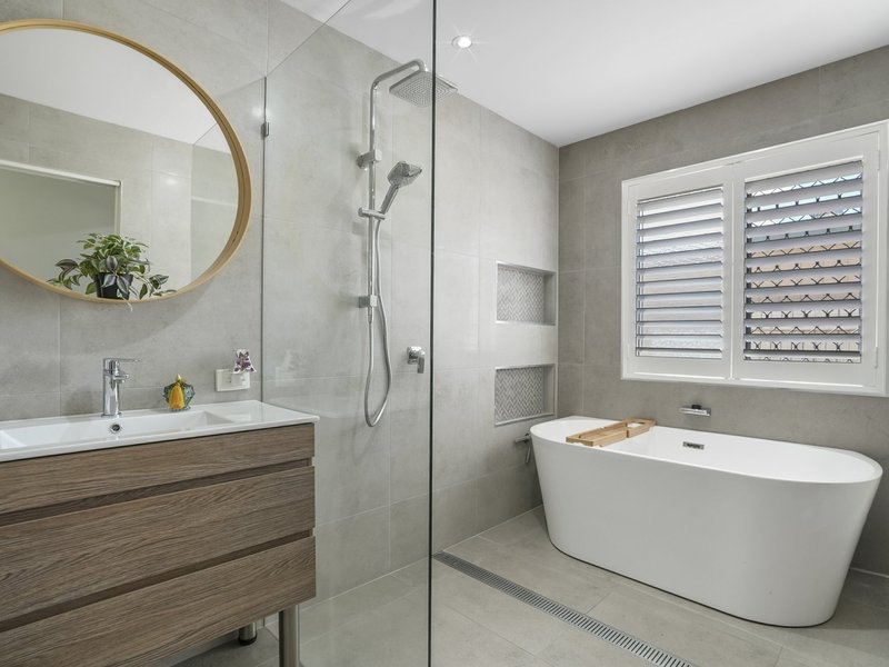 Photo - 11 Curtin Crescent, Morayfield QLD 4506 - Image 16