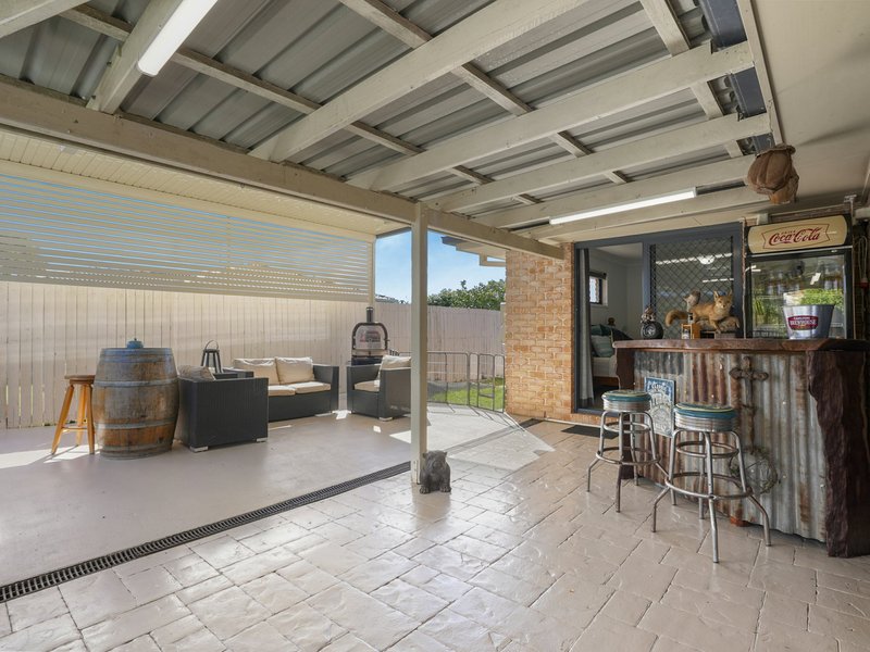 Photo - 11 Curtin Crescent, Morayfield QLD 4506 - Image 18
