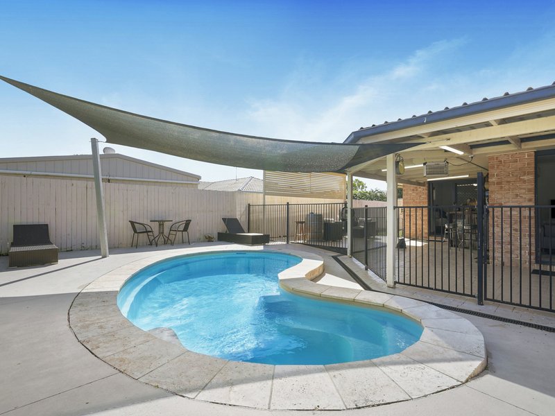 Photo - 11 Curtin Crescent, Morayfield QLD 4506 - Image 19