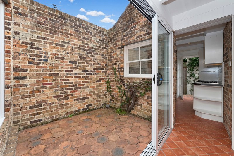 Photo - 11 Curtis Road, Balmain NSW 2041 - Image 4