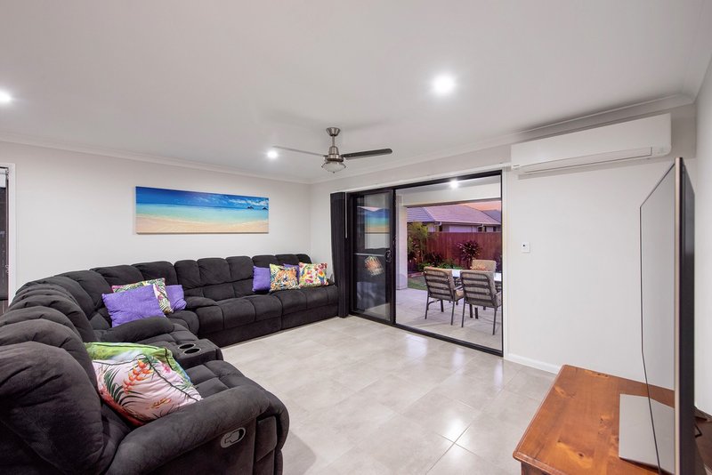 Photo - 11 Curtis St , Burpengary East QLD 4505 - Image 4