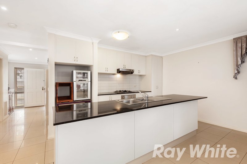 Photo - 11 Daffodil Way, Point Cook VIC 3030 - Image 3