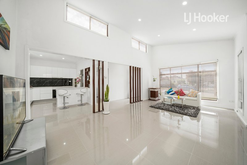 Photo - 11 Dan Crescent, Lansvale NSW 2166 - Image 2