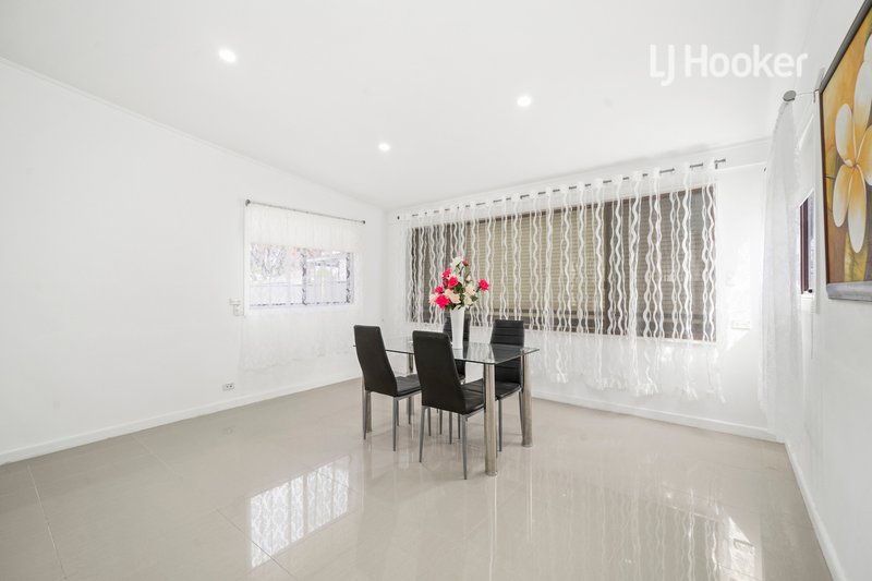 Photo - 11 Dan Crescent, Lansvale NSW 2166 - Image 3