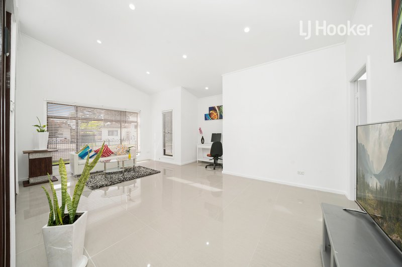 Photo - 11 Dan Crescent, Lansvale NSW 2166 - Image 5