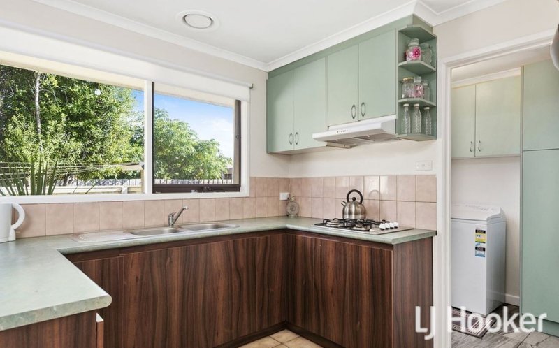 Photo - 1/1 Daniher Close, Berwick VIC 3806 - Image 2