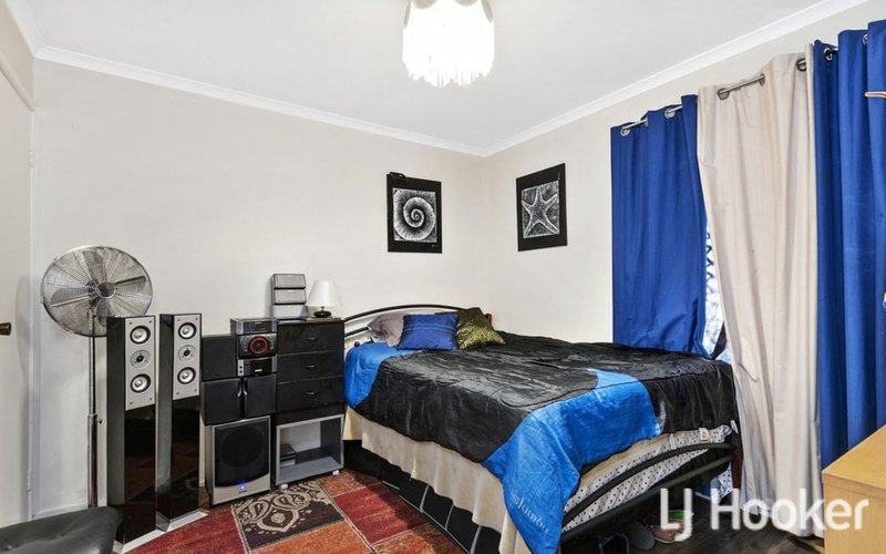 Photo - 1/1 Daniher Close, Berwick VIC 3806 - Image 5