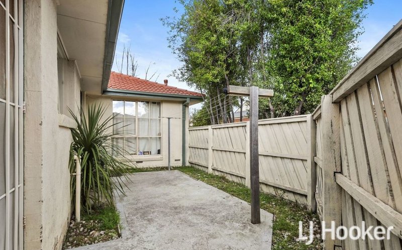 Photo - 1/1 Daniher Close, Berwick VIC 3806 - Image 9