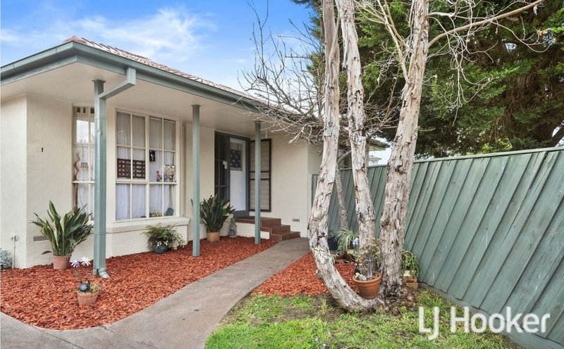 Photo - 1/1 Daniher Close, Berwick VIC 3806 - Image 10