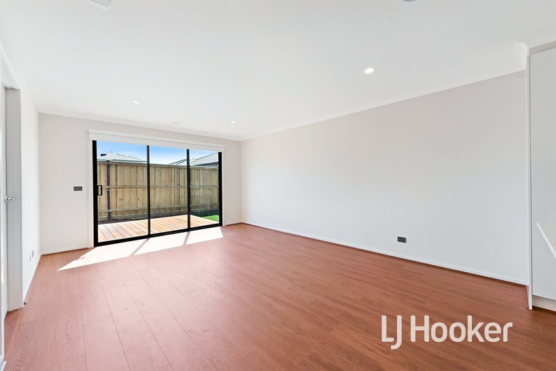 Photo - 11 Darkum Street, Clyde VIC 3978 - Image 6