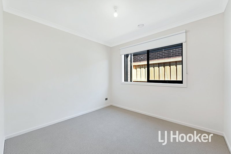 Photo - 11 Darkum Street, Clyde VIC 3978 - Image 10