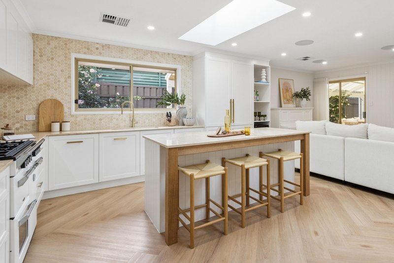 Photo - 11 De Pledge Court, Wynn Vale SA 5127 - Image 2