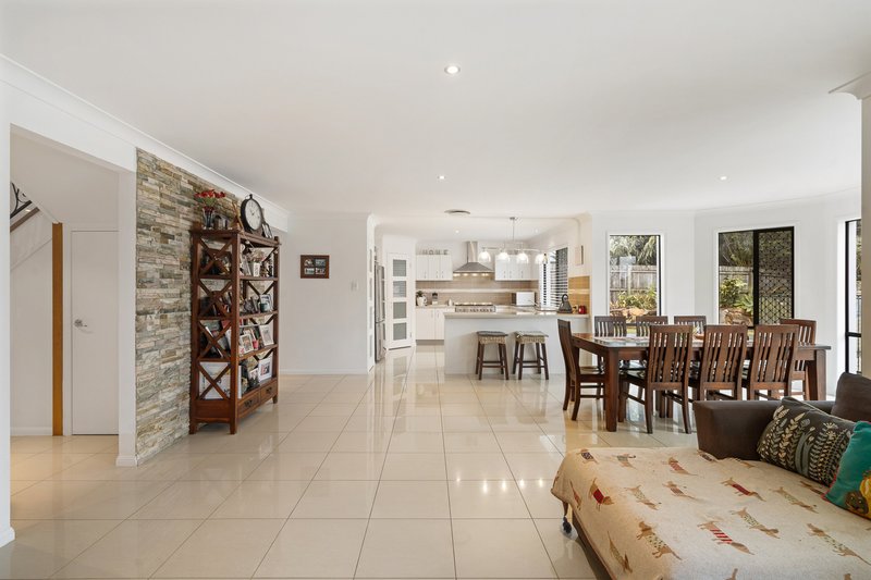 Photo - 11 Denis Street, Murrumba Downs QLD 4503 - Image 12