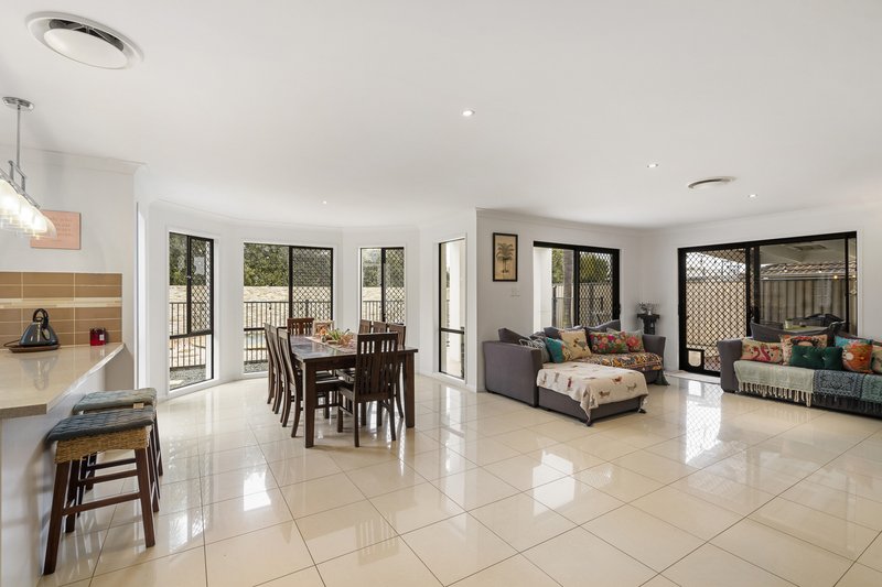 Photo - 11 Denis Street, Murrumba Downs QLD 4503 - Image 13