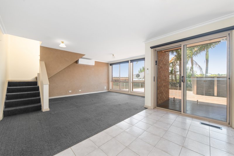 Photo - 11 Denise Court, Langwarrin VIC 3910 - Image 4