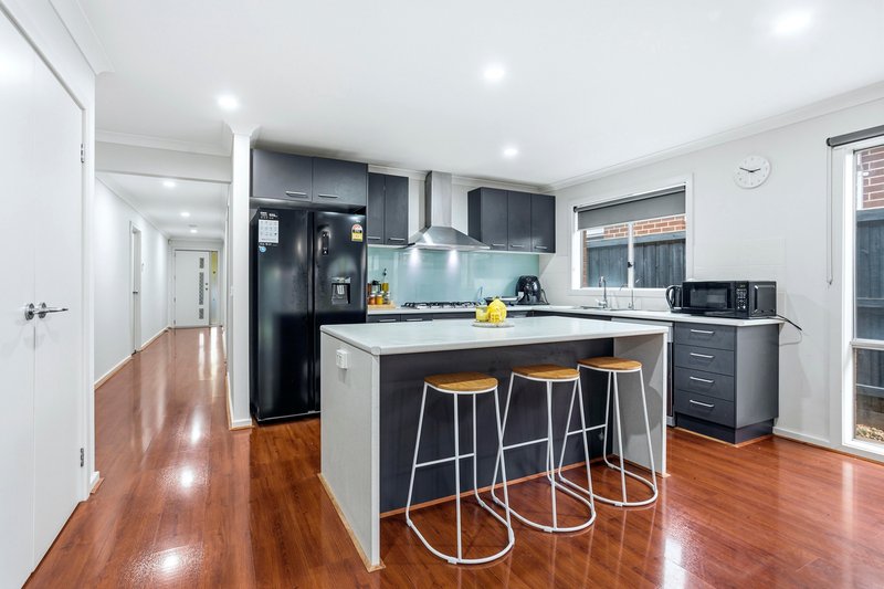 Photo - 11 Dennerley Way, Truganina VIC 3029 - Image 6