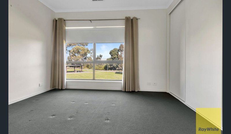 Photo - 11 Derby Lane, St Clair SA 5011 - Image 7