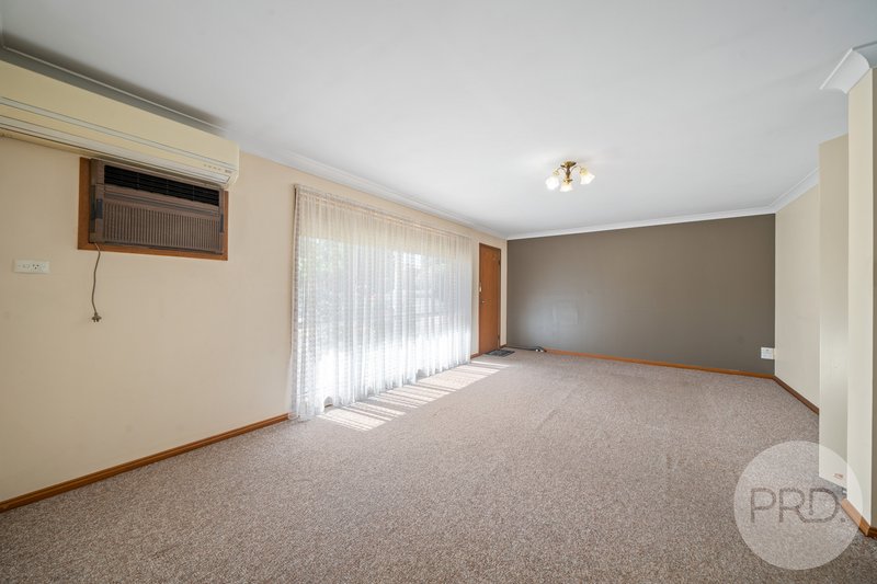 Photo - 1/1 Derna Place, Ashmont NSW 2650 - Image 4