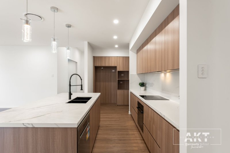Photo - 11 Deshon Close, Yarrabilba QLD 4207 - Image 7