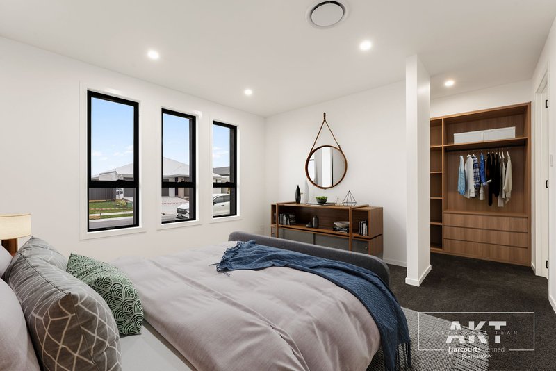 Photo - 11 Deshon Close, Yarrabilba QLD 4207 - Image 9